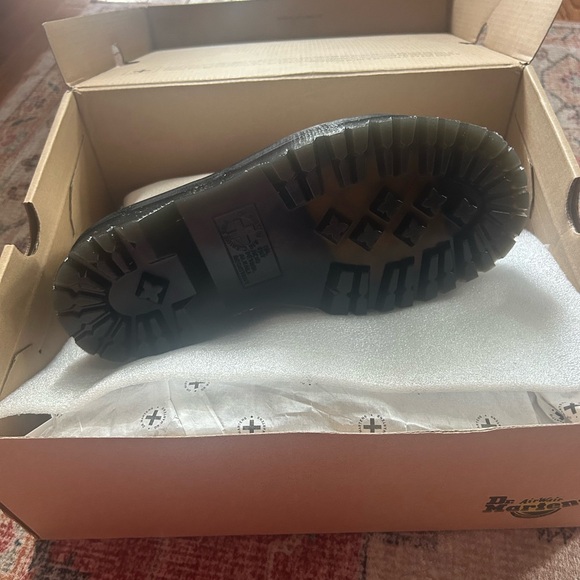 Brand new, in box dr.marten platform Sinclair - Picture 8 of 9